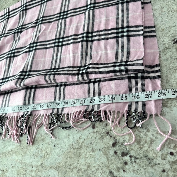 Rong Jia MONGOLIAN CASHMERE Plaid Scarf Pink Black Tartan Shawl Wrap Fringe - Picture 4 of 6